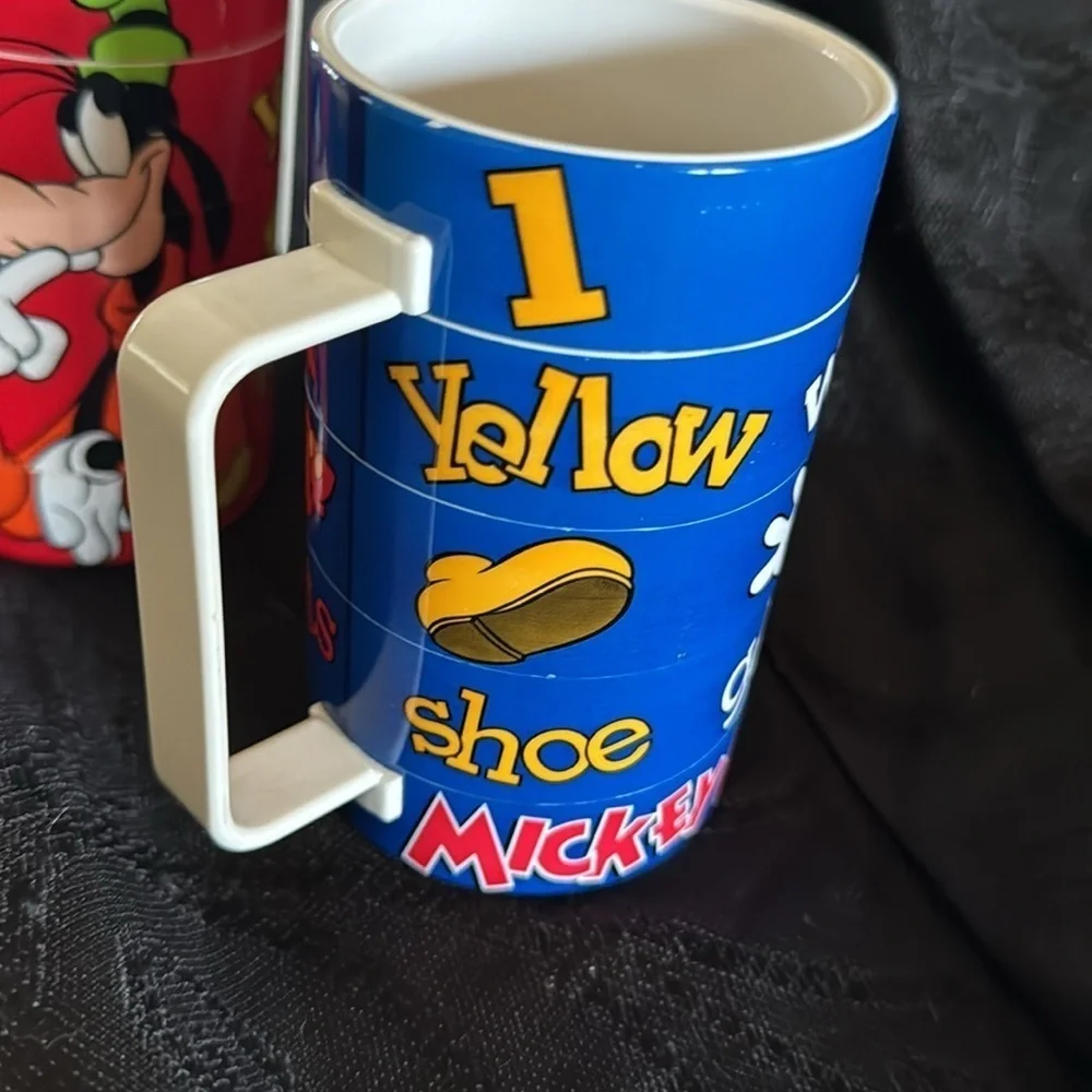 Vintage Disneys MICKEY & GOOFY puzzle cups set of 2